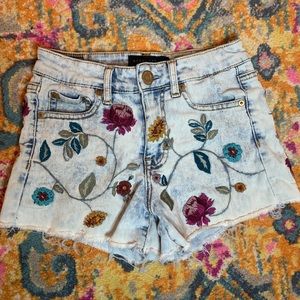 AEROPOSTALE JEAN SHORTS WITH FLOWERS